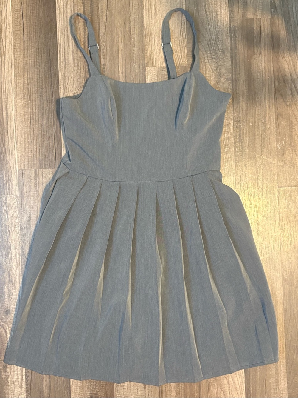 Live To Be Spoiled Slate Gray Pleated Mini Dress Skater Camisole Women's Size M